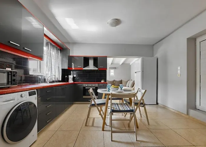 Beachside Apartment-pool-parking * Chania (Crete)